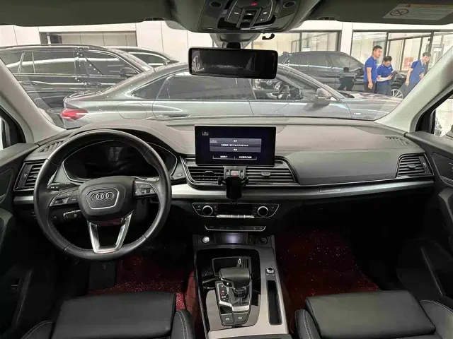 Audi Q5L — Фото автомобиля 13