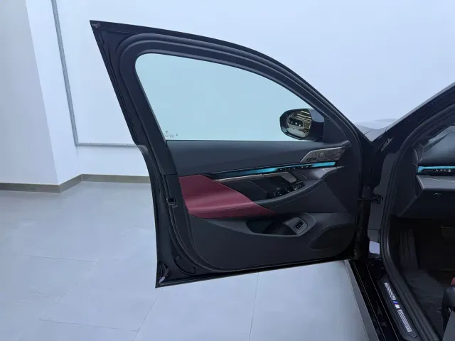 BMW i5 — Фото автомобиля 9