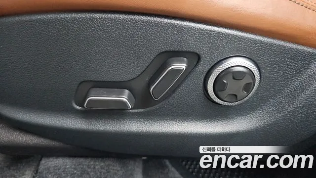 Genesis GV70 2.5T Бензин AWD — Фото автомобиля 14