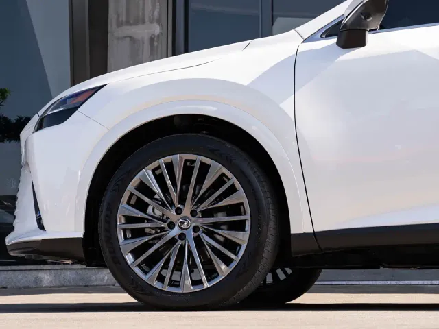 Lexus RX — Фото автомобиля 8