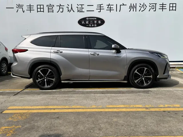 Toyota Crown Kluger 2021 2.5L HEV AWD Flagship Edition — Фото автомобиля 5