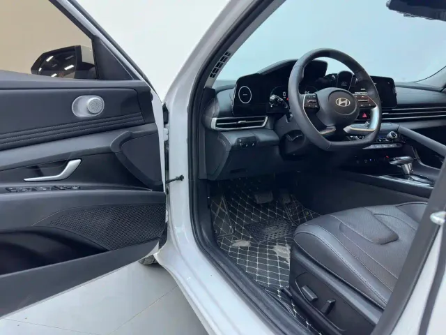 Hyundai Elantra — Фото автомобиля 7