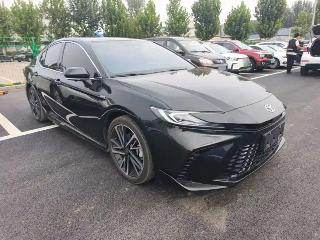 Toyota Camry — Фото автомобиля 3