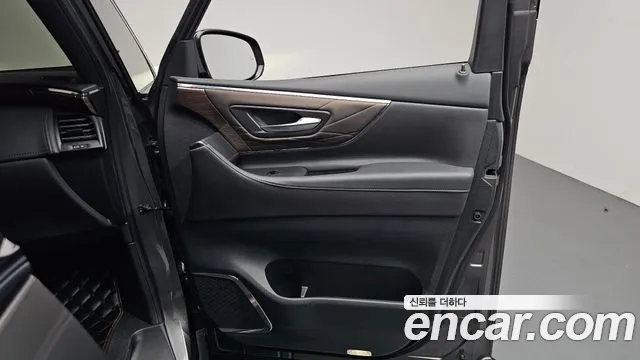 Toyota Alphard Generation 4 — Фото автомобиля 23