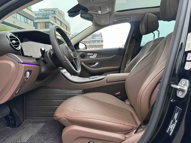 Mercedes-Benz E-Class — Фото автомобиля 8
