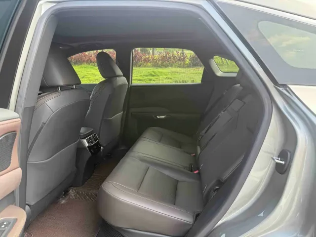 Lexus RX — Фото автомобиля 5