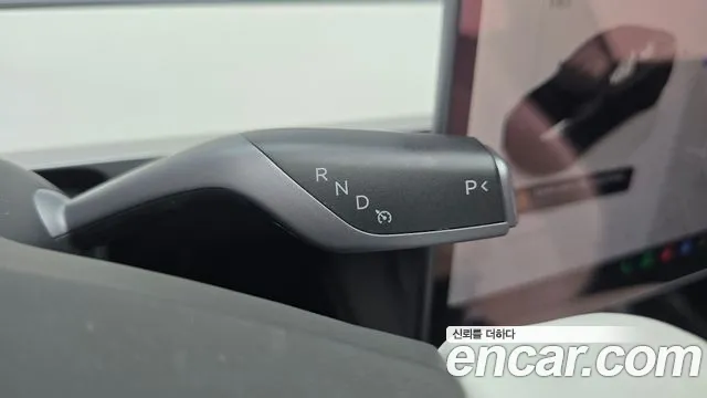 Tesla Model Y — Фото автомобиля 12