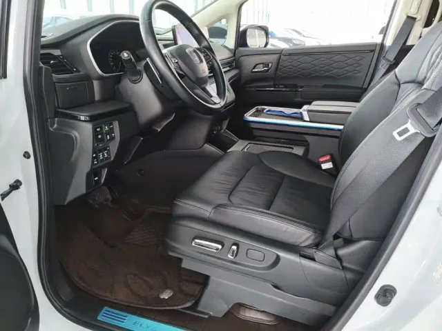 Honda Elysion — Фото автомобиля 8