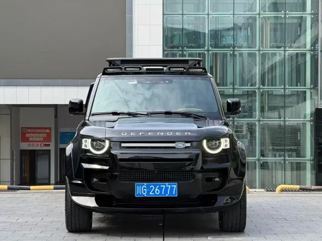 Land Rover Defender — Фото автомобиля 2