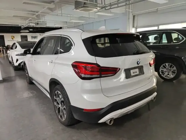 BMW X1 — Фото автомобиля 4