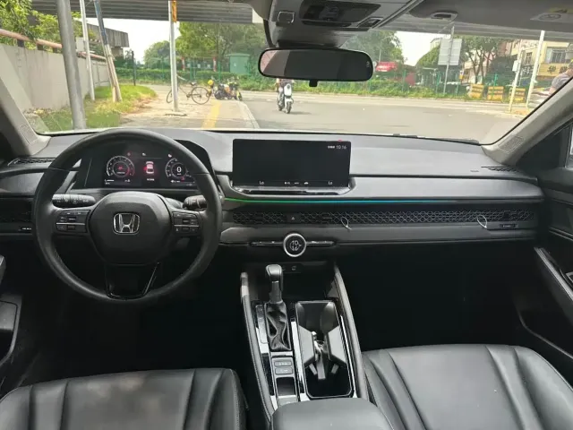 Honda Accord — Фото автомобиля 6