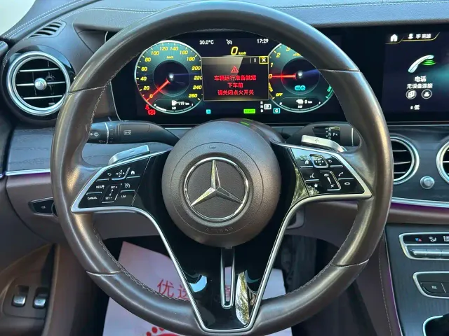 Mercedes-Benz E-Class — Фото автомобиля 13