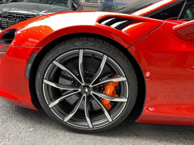 McLaren Artura — Фото автомобиля 9