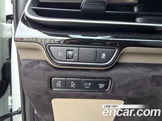 Kia Carnival Generation 4 — Фото автомобиля 10