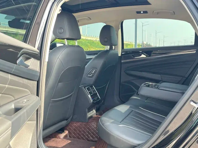 Volkswagen Passat — Фото автомобиля 15