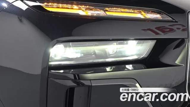 BMW i7 G70 — Фото автомобиля 7
