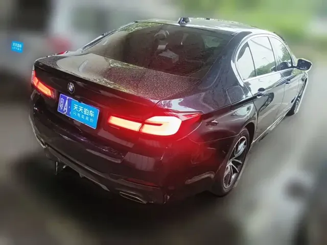 BMW 5 Series — Фото автомобиля 2