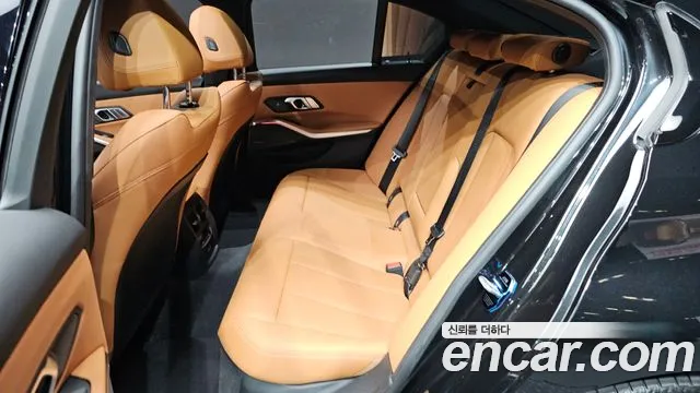 BMW 3-Series 3 серия (G20) 320i M Sport — Фото автомобиля 23