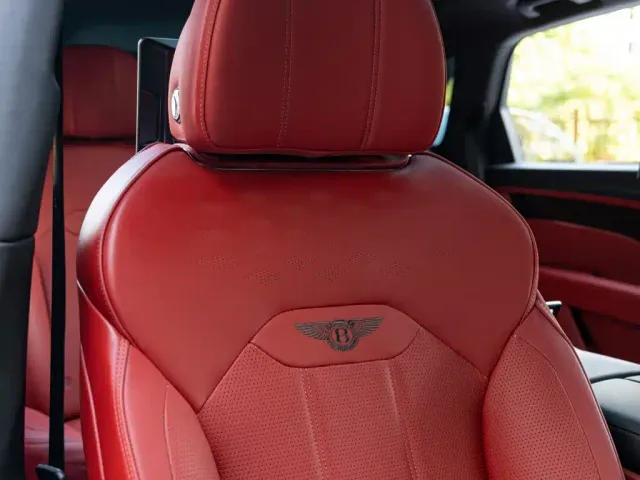 Bentley Bentayga — Фото автомобиля 19