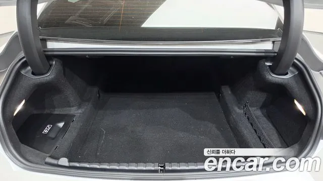 BMW 8 Series G15 — Фото автомобиля 28