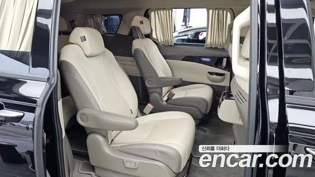 Kia Carnival — Фото автомобиля 18