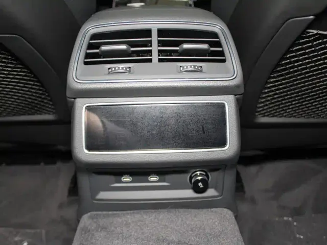 Audi A6L — Фото автомобиля 10