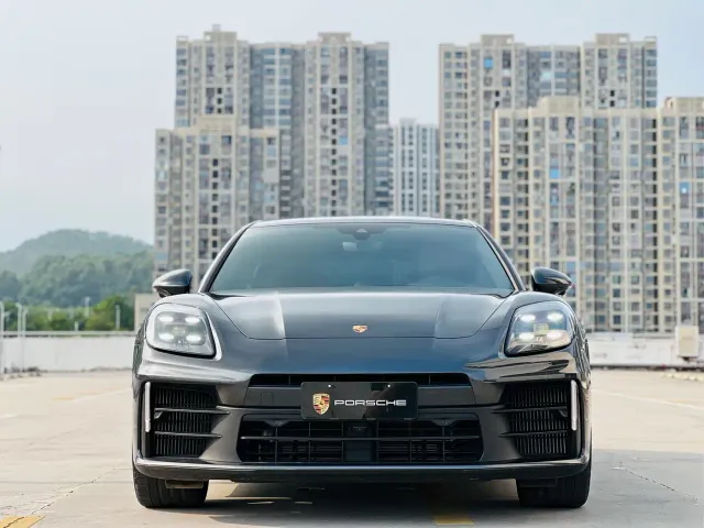 Porsche Panamera — Фото автомобиля 2