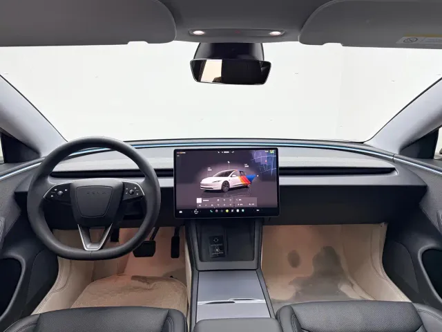 Tesla Model 3 — Фото автомобиля 8