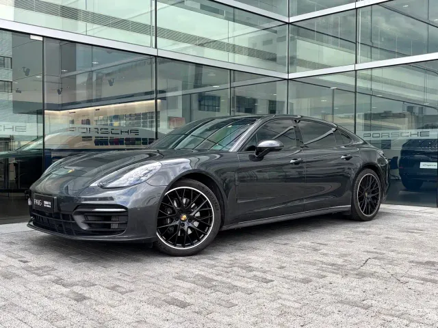 Фотография автомобиля — Porsche Panamera