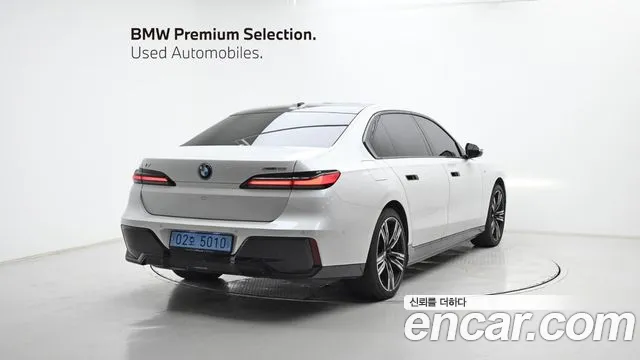 BMW i7 — Фото автомобиля 2