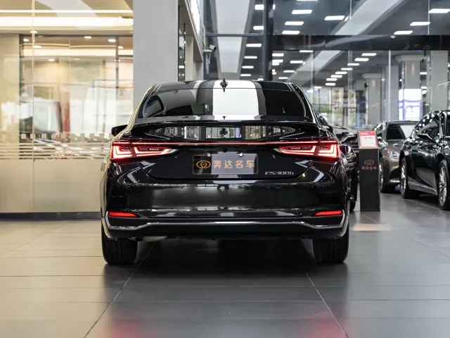 Lexus ES — Фото автомобиля 5