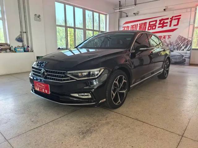 Фотография автомобиля — Volkswagen Magotan