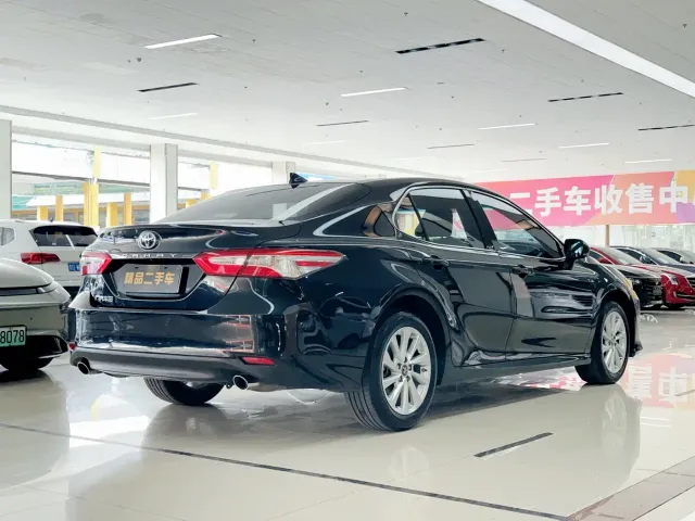 Toyota Camry — Фото автомобиля 4