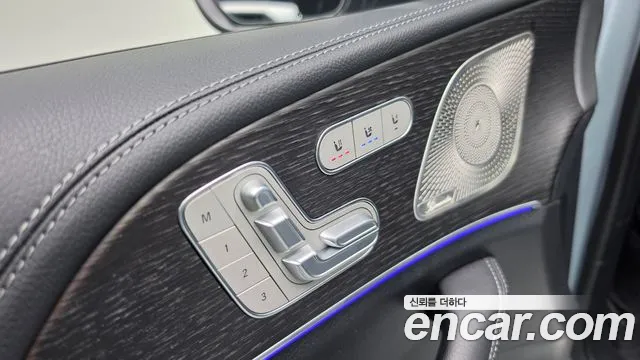 Mercedes-Benz GLE-Class — Фото автомобиля 27