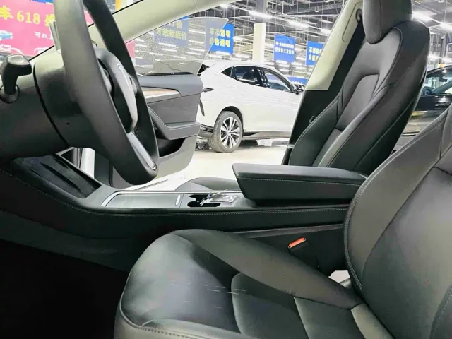 Tesla Model 3 — Фото автомобиля 7