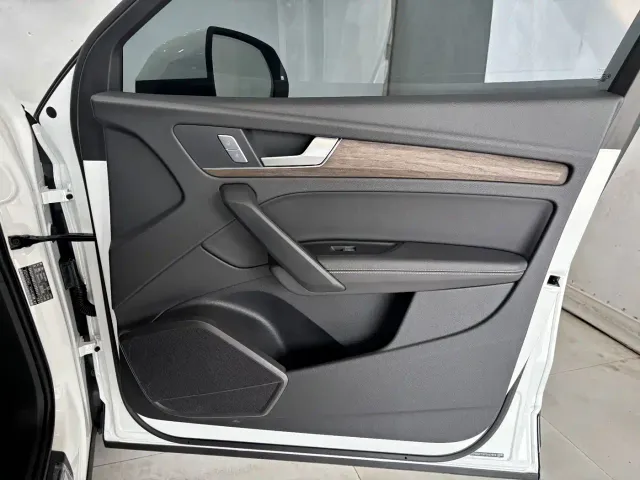 Audi Q5L — Фото автомобиля 25