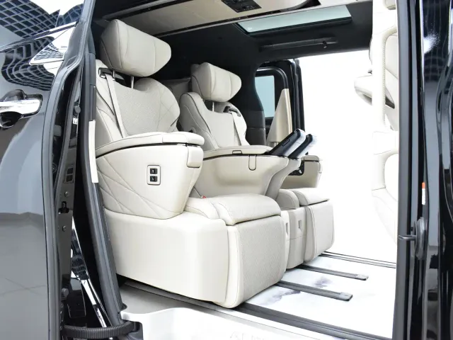 Toyota Alphard — Фото автомобиля 20