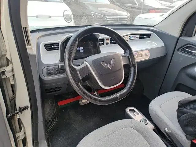 Wuling Hongguang Mini EV — Фото автомобиля 9