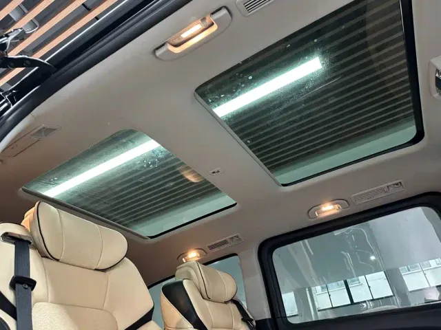 Mercedes-Benz V-Class — Фото автомобиля 13