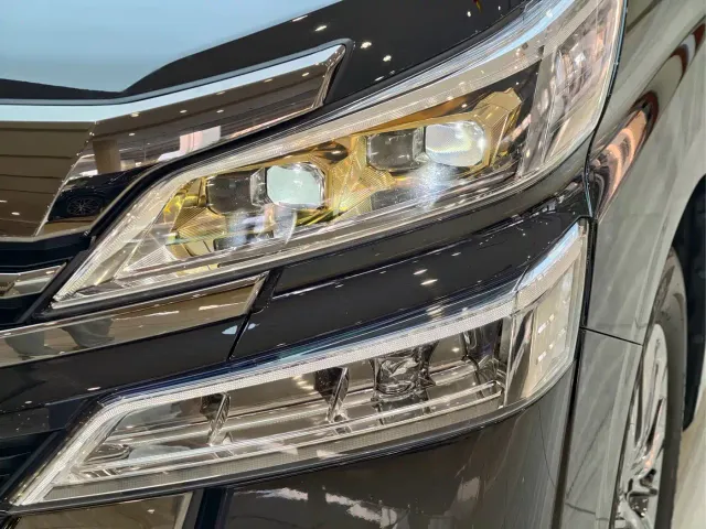 Toyota Vellfire — Фото автомобиля 25
