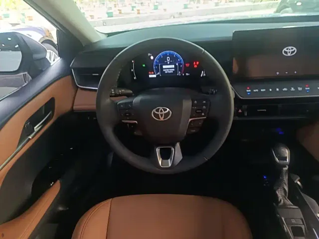 Toyota Camry — Фото автомобиля 10