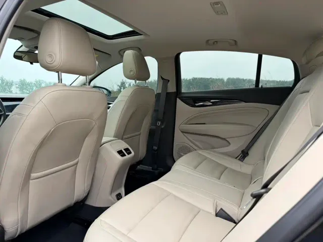Buick Regal — Фото автомобиля 8
