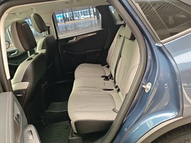 Ford Escape — Фото автомобиля 16