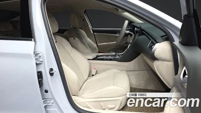 Genesis G70 New — Фото автомобиля 17