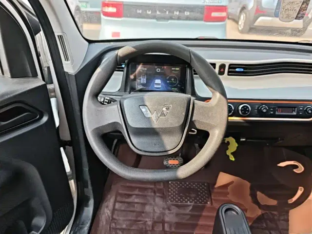 Wuling Hongguang Mini EV — Фото автомобиля 10