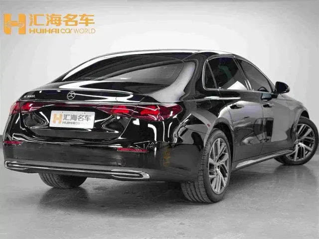 Mercedes-Benz E-Class — Фото автомобиля 6