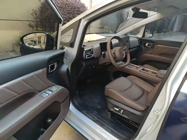 Wuling Starlight 730 — Фото автомобиля 15