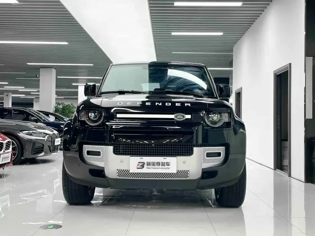 Land Rover Defender — Фото автомобиля 2