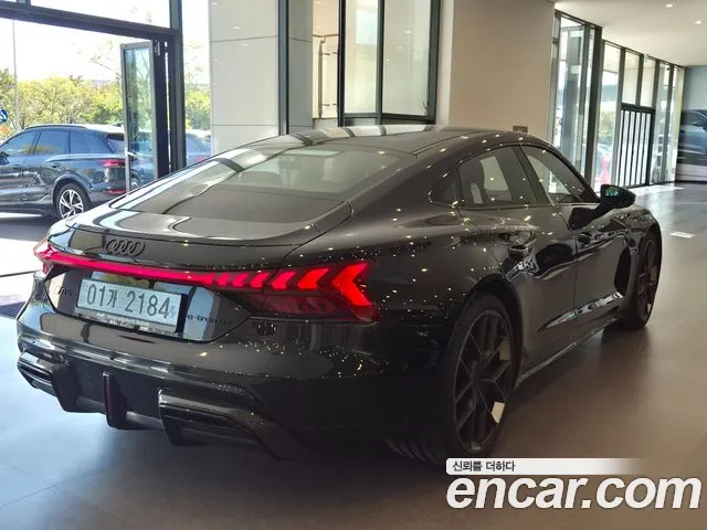 Audi RS e-tron GT — Фото автомобиля 2