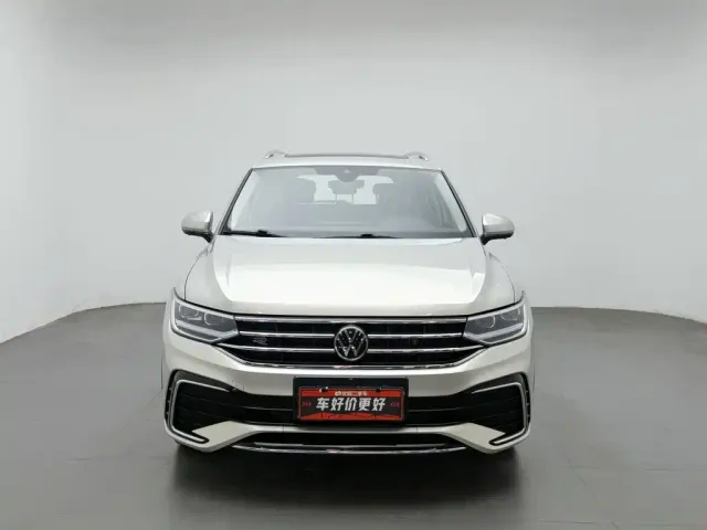 Volkswagen Tiguan L — Фото автомобиля 3